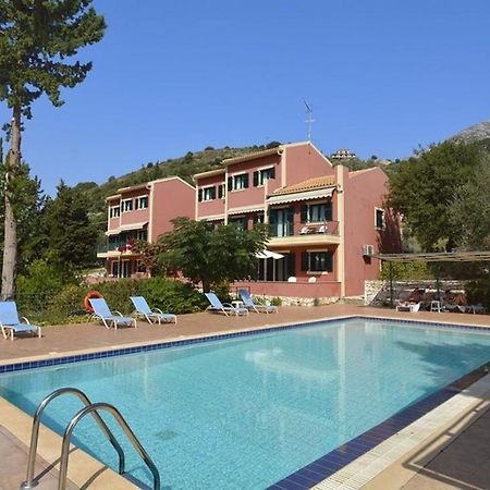 Vivi'S Apartments Agia Efimia Extérieur photo