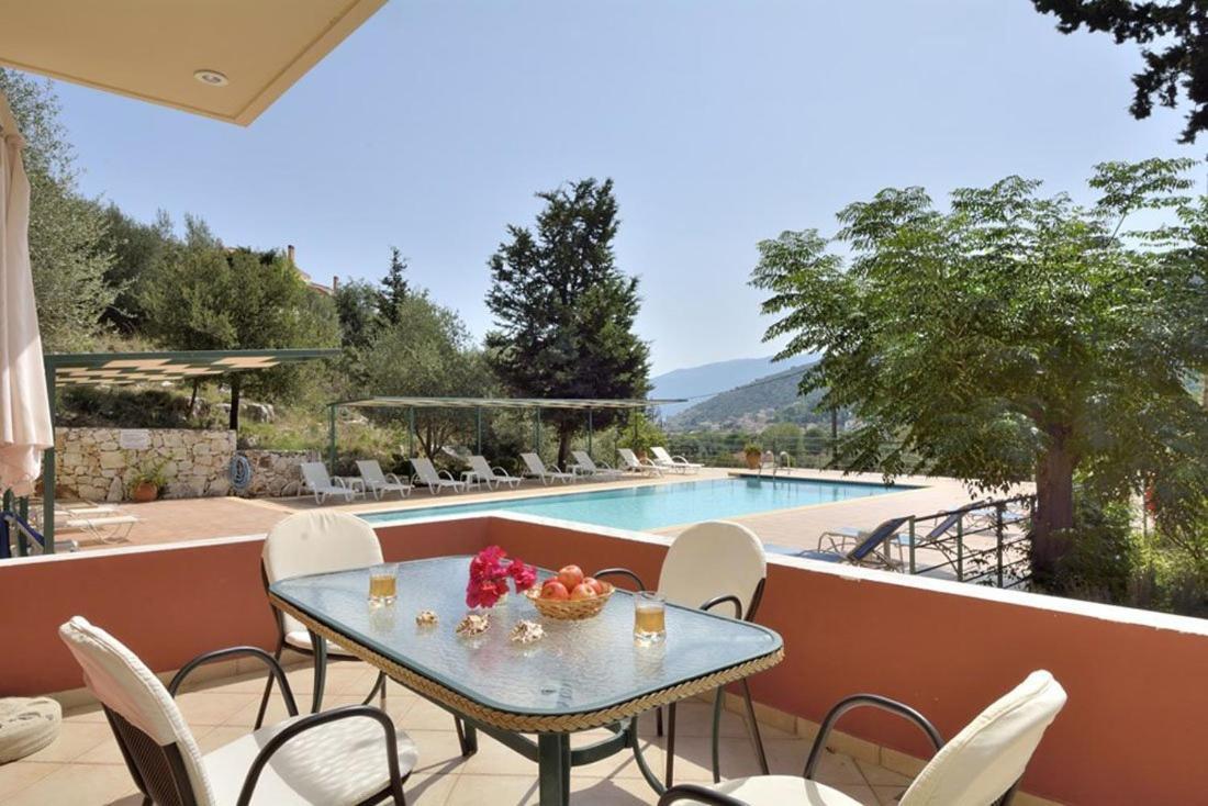 Vivi'S Apartments Agia Efimia Extérieur photo