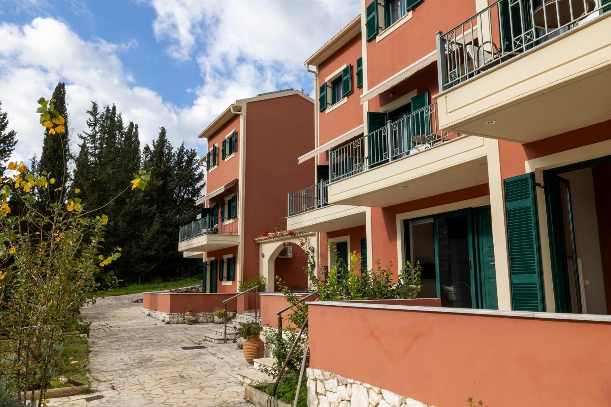 Vivi'S Apartments Agia Efimia Extérieur photo