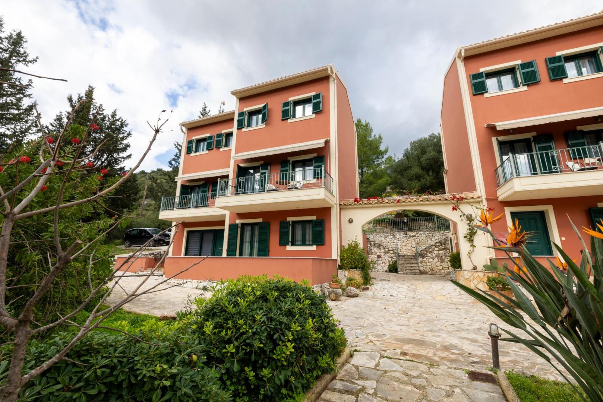 Vivi'S Apartments Agia Efimia Extérieur photo