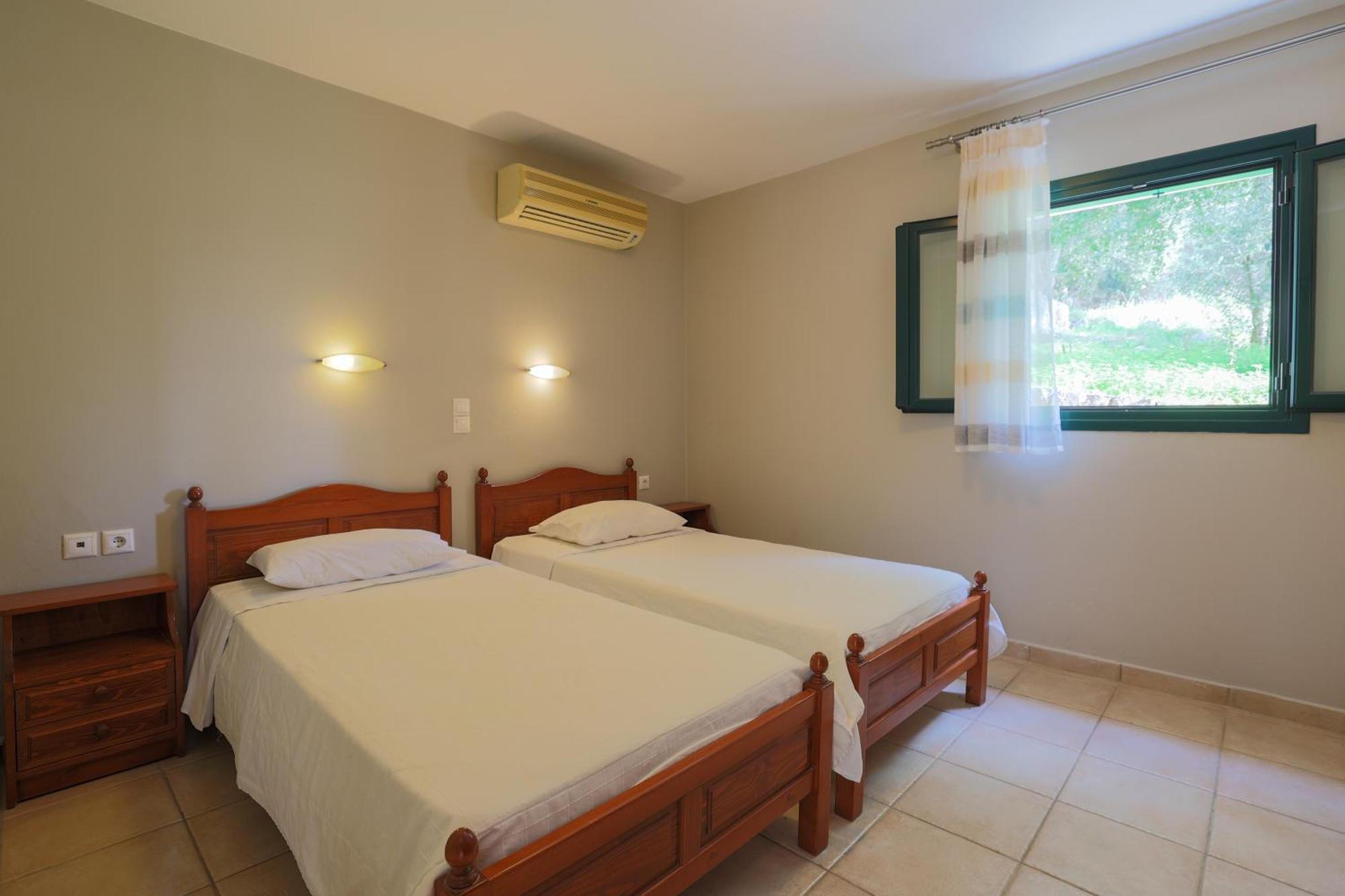 Vivi'S Apartments Agia Efimia Extérieur photo