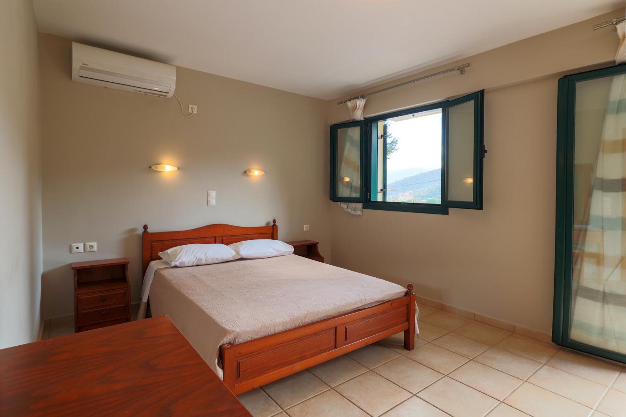 Vivi'S Apartments Agia Efimia Extérieur photo