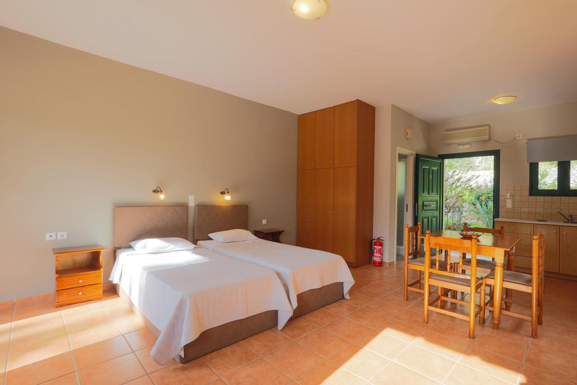 Vivi'S Apartments Agia Efimia Extérieur photo