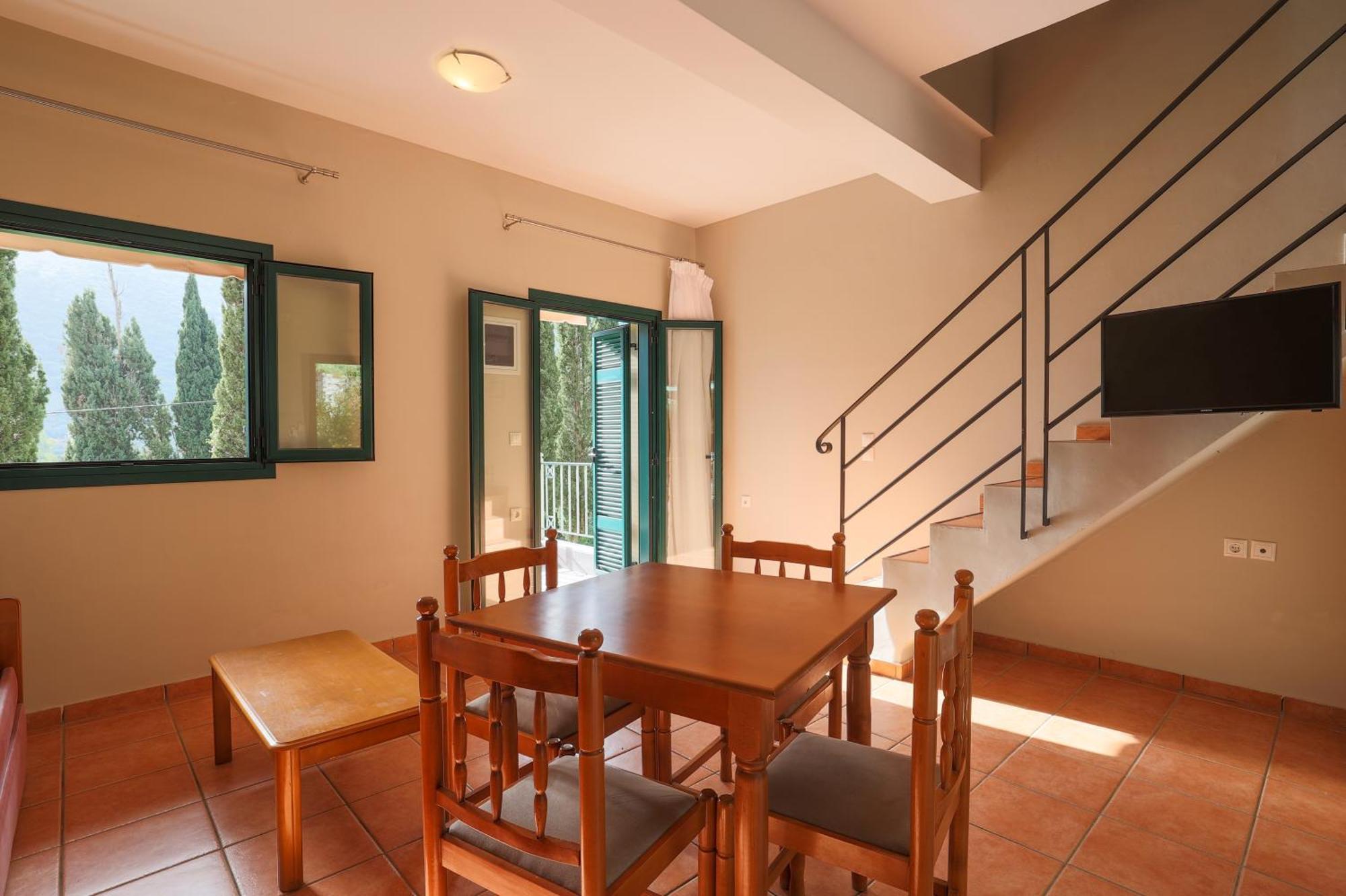 Vivi'S Apartments Agia Efimia Extérieur photo