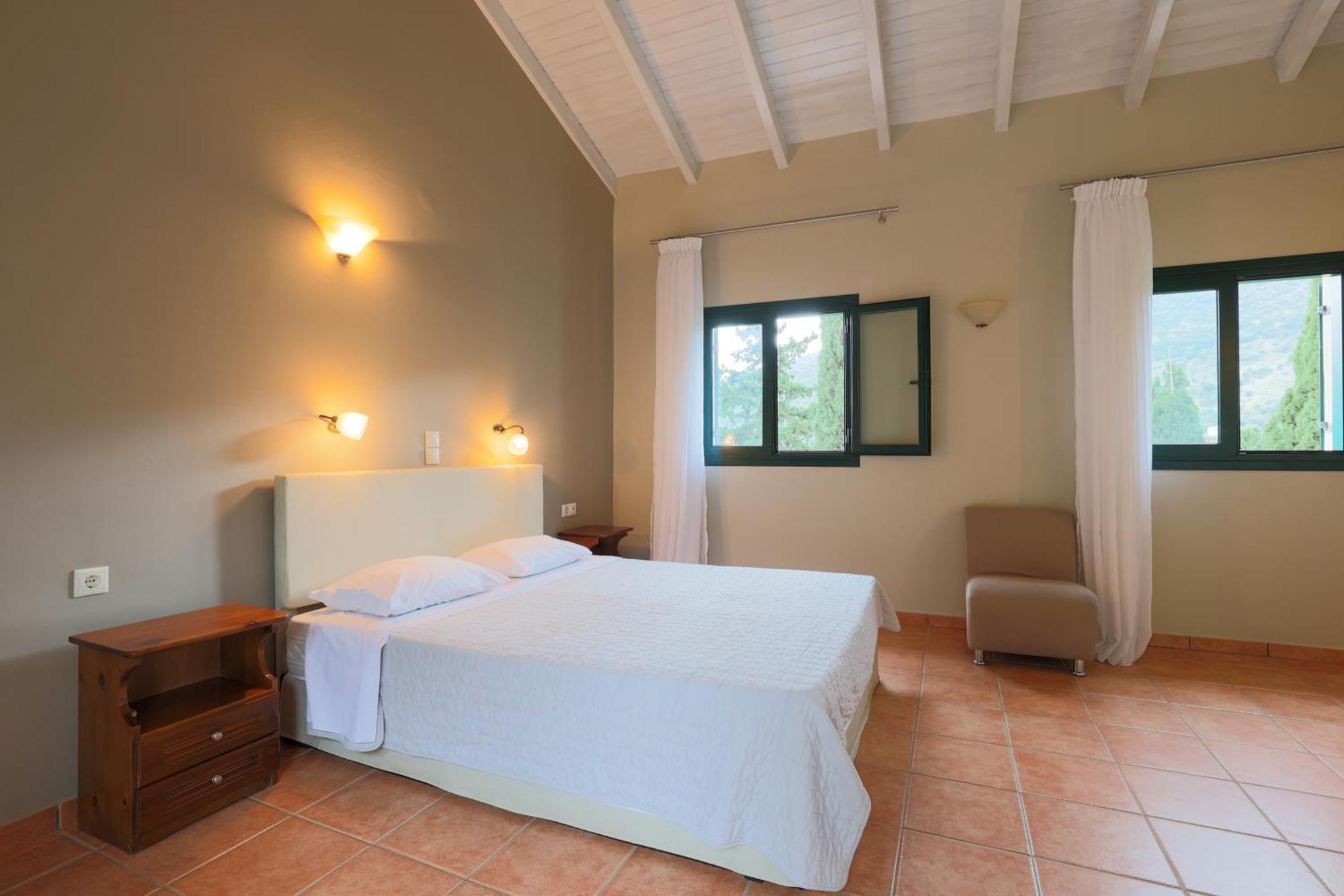 Vivi'S Apartments Agia Efimia Extérieur photo